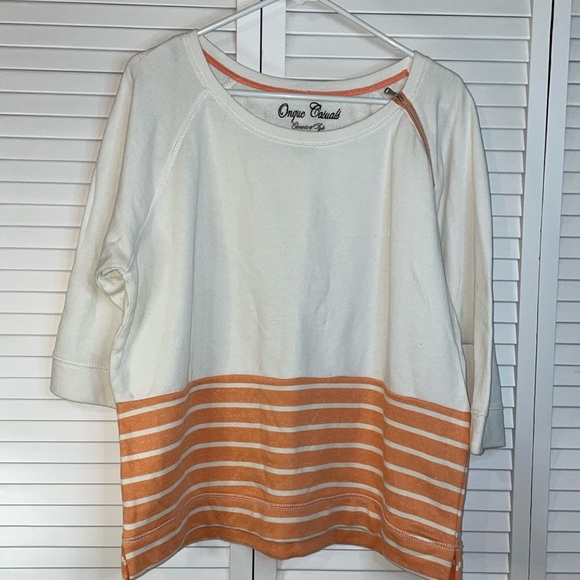 Onque Casuals Tops - NWT Onque Casuals three-quarter sleeve sweatshirt XL